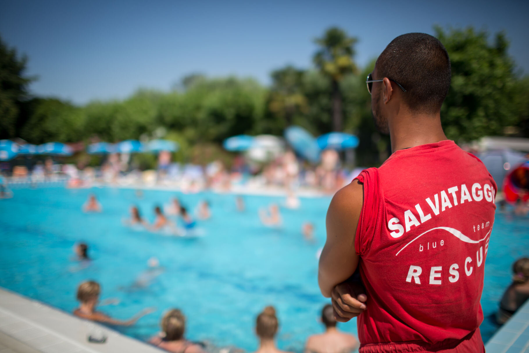 Swimmingpool-lifeguard-security